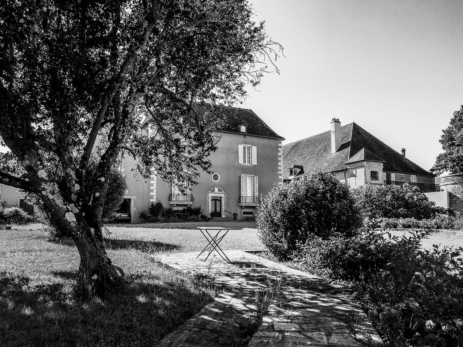 Ancien doyenné des moines de Cluny – Domaine de Montrachet en Bourgogne du Sud